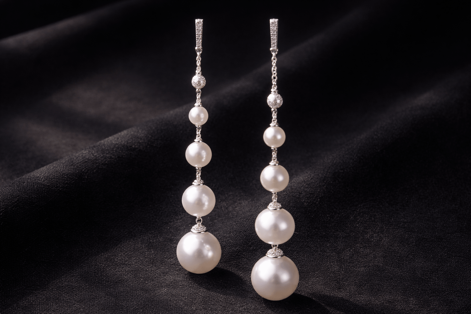 pearlsonly-blog-100-image-3-pearl - Dramatiske lange øredobber med perleheng - Perlesmykker - pearlsonly