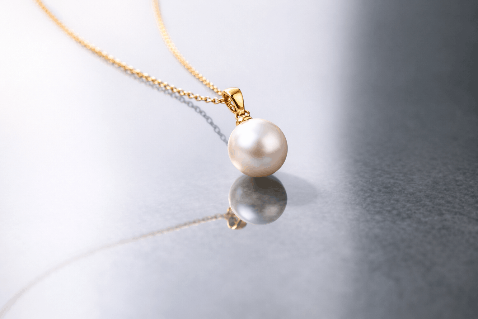 pearlsonly-blog-127-image-5-pearl - Perleanheng på gullkjede - Perlesmykker - pearlsonly